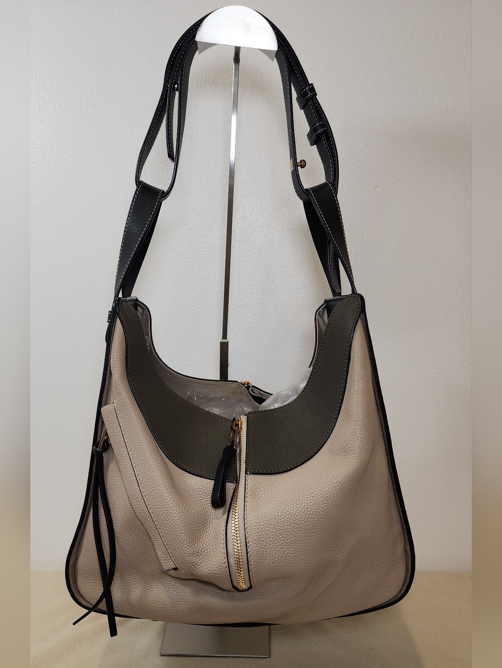 Loewe Hammock Shoulder Medium Sizw.
